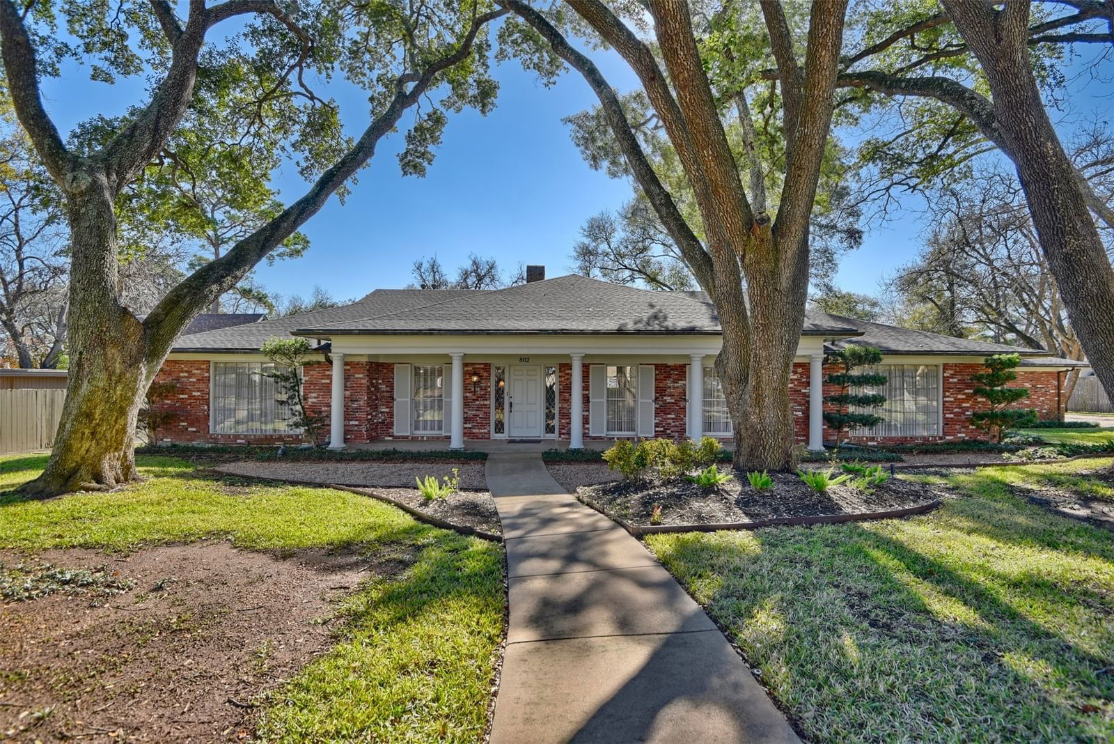 Real estate property located at 802 Mansfield, Washington, Walnut Hill, Brenham, TX, US