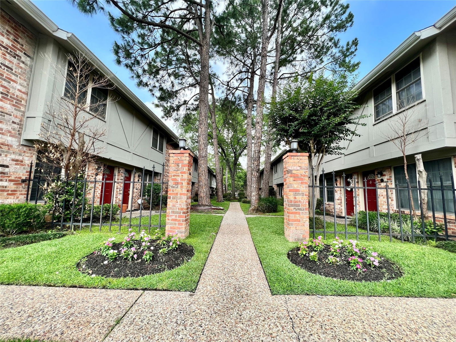 Real estate property located at 515 Tallowood #8, Harris, Houston, TX, US