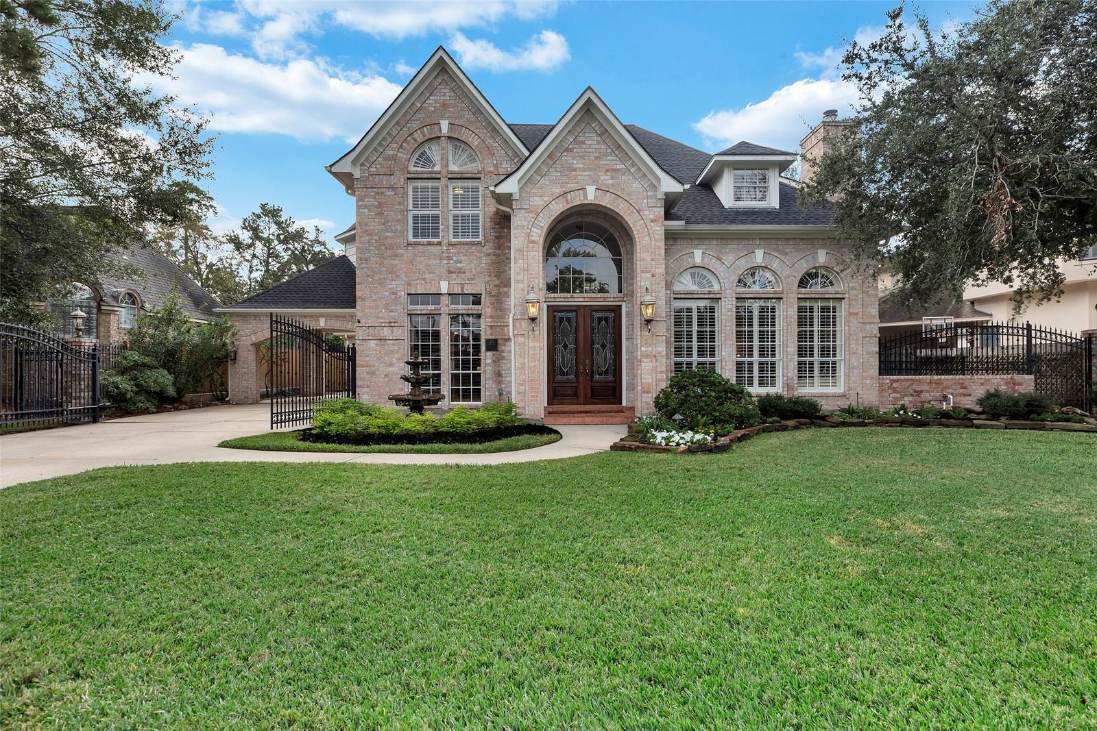 Real estate property located at 18 Leeward Cove, Montgomery, The Cove, The Woodlands, TX, US