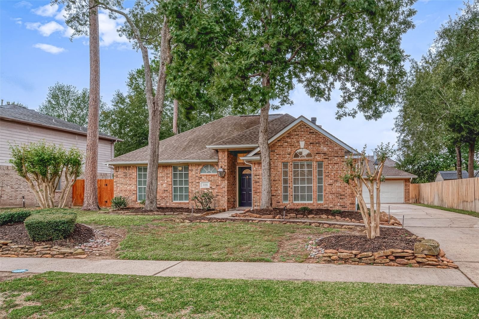 Real estate property located at 26881 Palace Pines, Montgomery, Kings Manor, Kingwood, TX, US