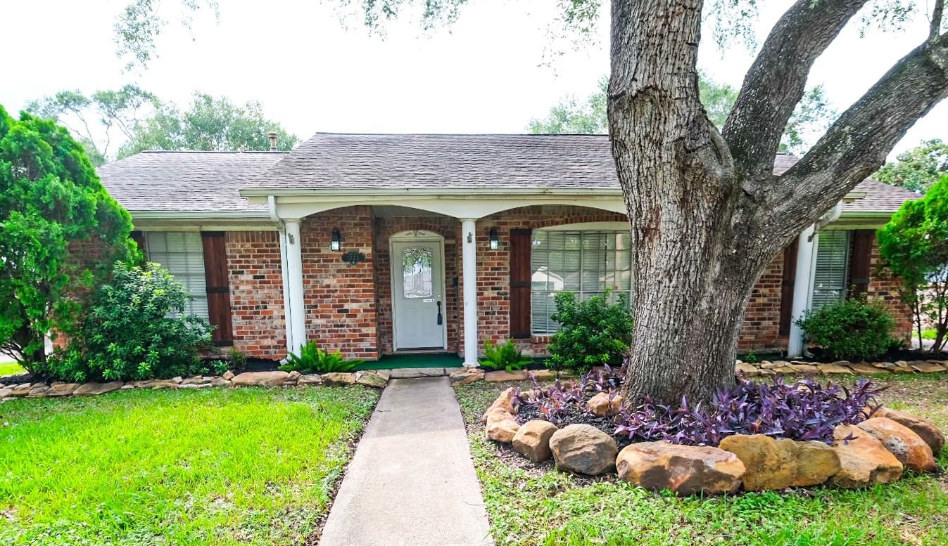 Real estate property located at 1723 Bowline, Harris, Clear Lake City, Houston, TX, US