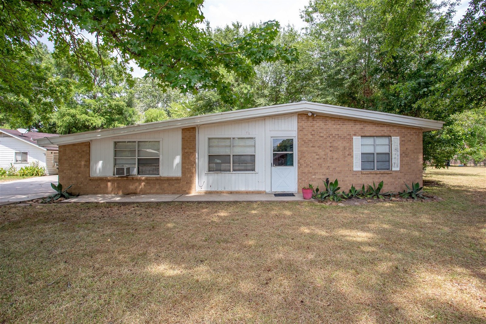 Real estate property located at 809 Denison, Liberty, Cleveland, TX, US