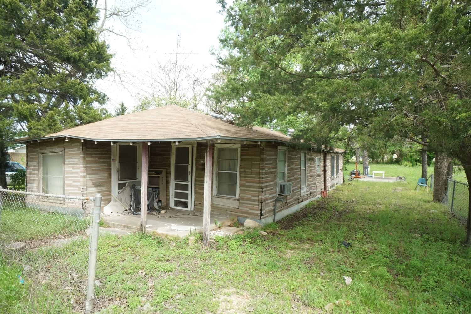 Real estate property located at 1003 Jefferson, Milam, Lyles, Cameron, TX, US