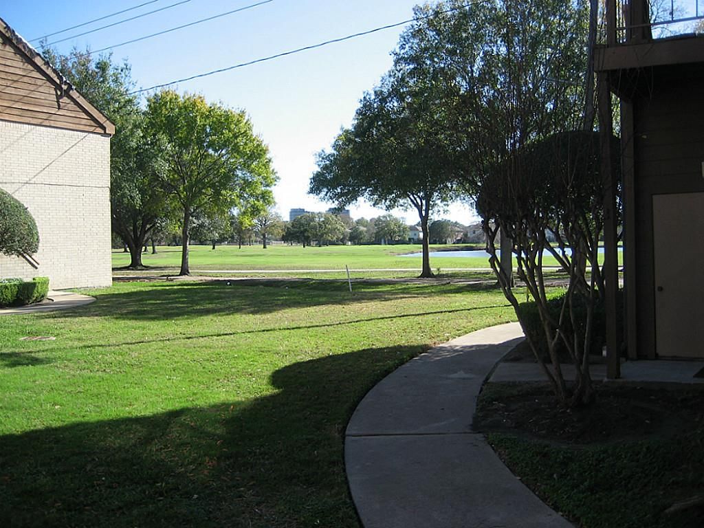 Real estate property located at 8295 Sands Point Dr, Harris, Townhomes on the park, Houston, TX, US