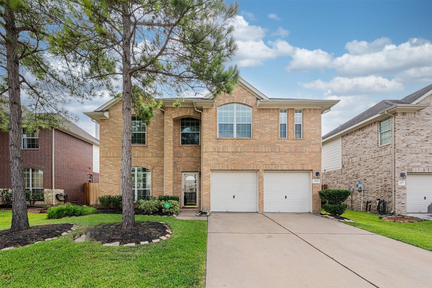 Real estate property located at 2105 Drake Falls, Brazoria, Pearland, TX, US