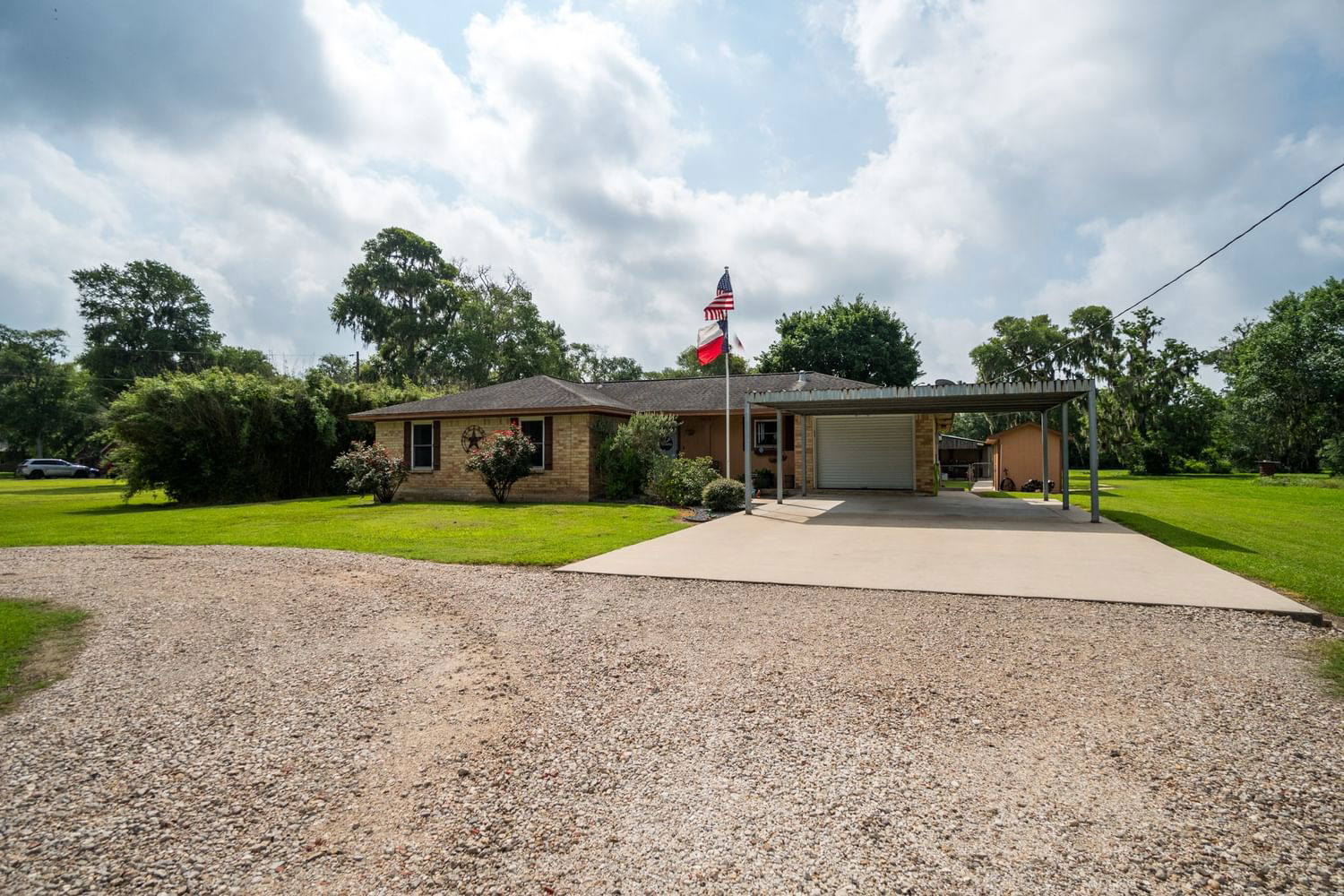 Real estate property located at 319 County Road 912a, Brazoria, River Bend, Brazoria, TX, US