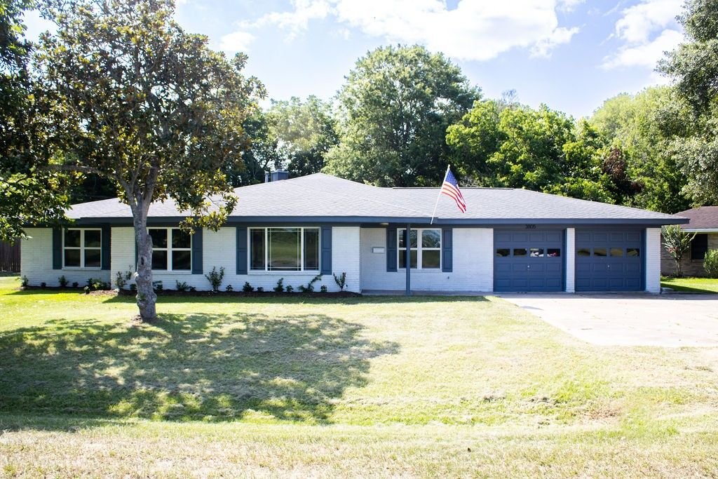 Real estate property located at 3805 Doris, Matagorda, Bay City, TX, US
