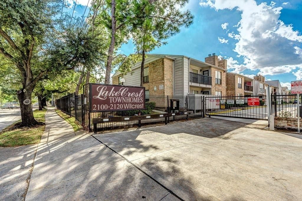 Real estate property located at 2110 Wilcrest #230, Harris, Lakecrest Condo Ph 02, Houston, TX, US