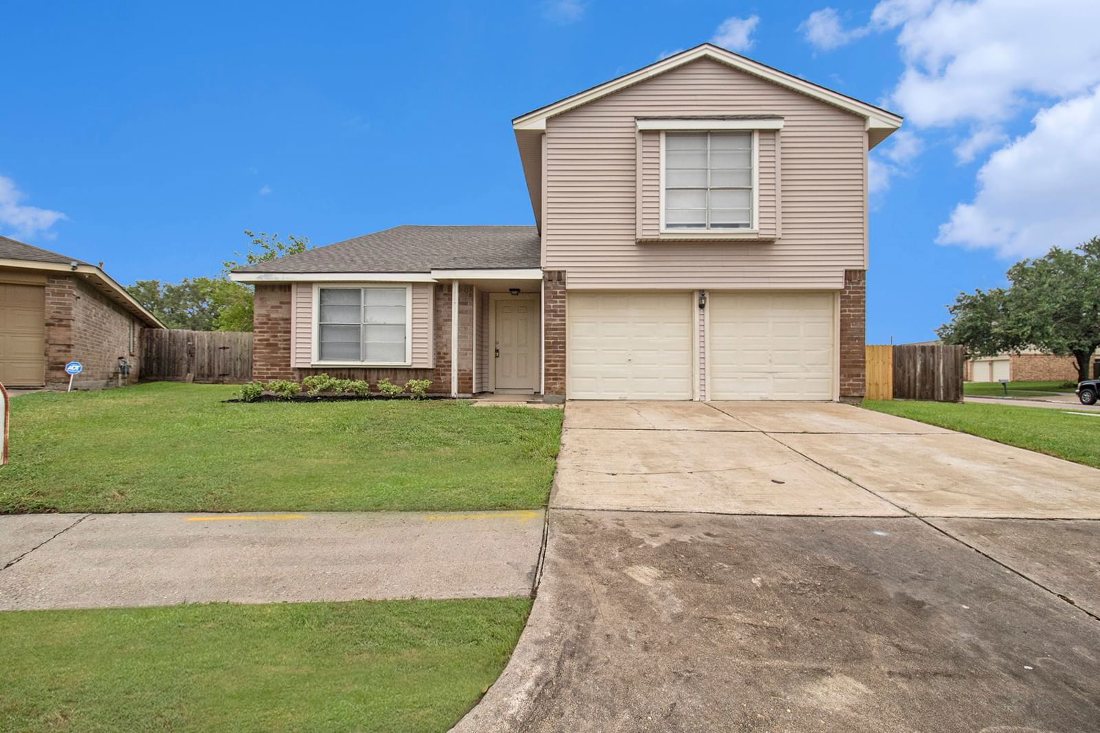 Real estate property located at 1002 Glenford, Fort Bend, Hunters Glen, Missouri City, TX, US