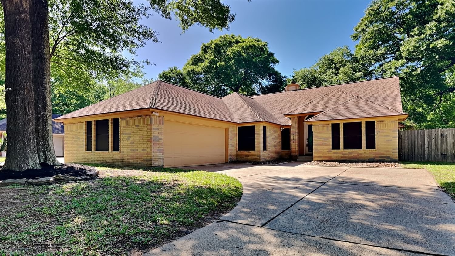 Real estate property located at 2619 Brookdale, Harris, Hunters Ridge Village, Houston, TX, US