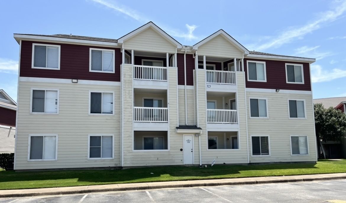 Real estate property located at 523 Southwest #102, Brazos, University Place Condos, College Station, TX, US