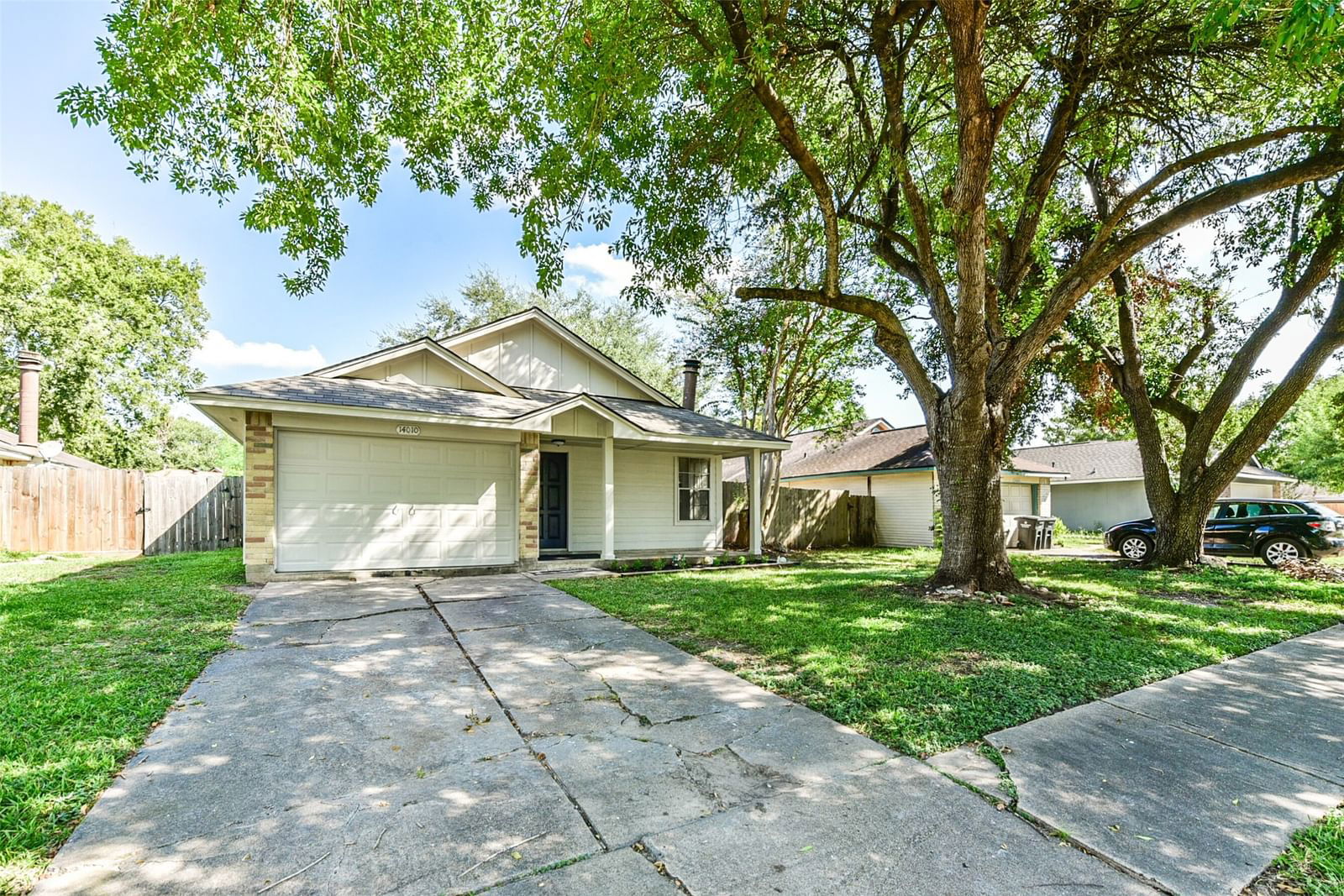 Real estate property located at 14010 Clear Forest, Fort Bend, Townewest, Sugar Land, TX, US