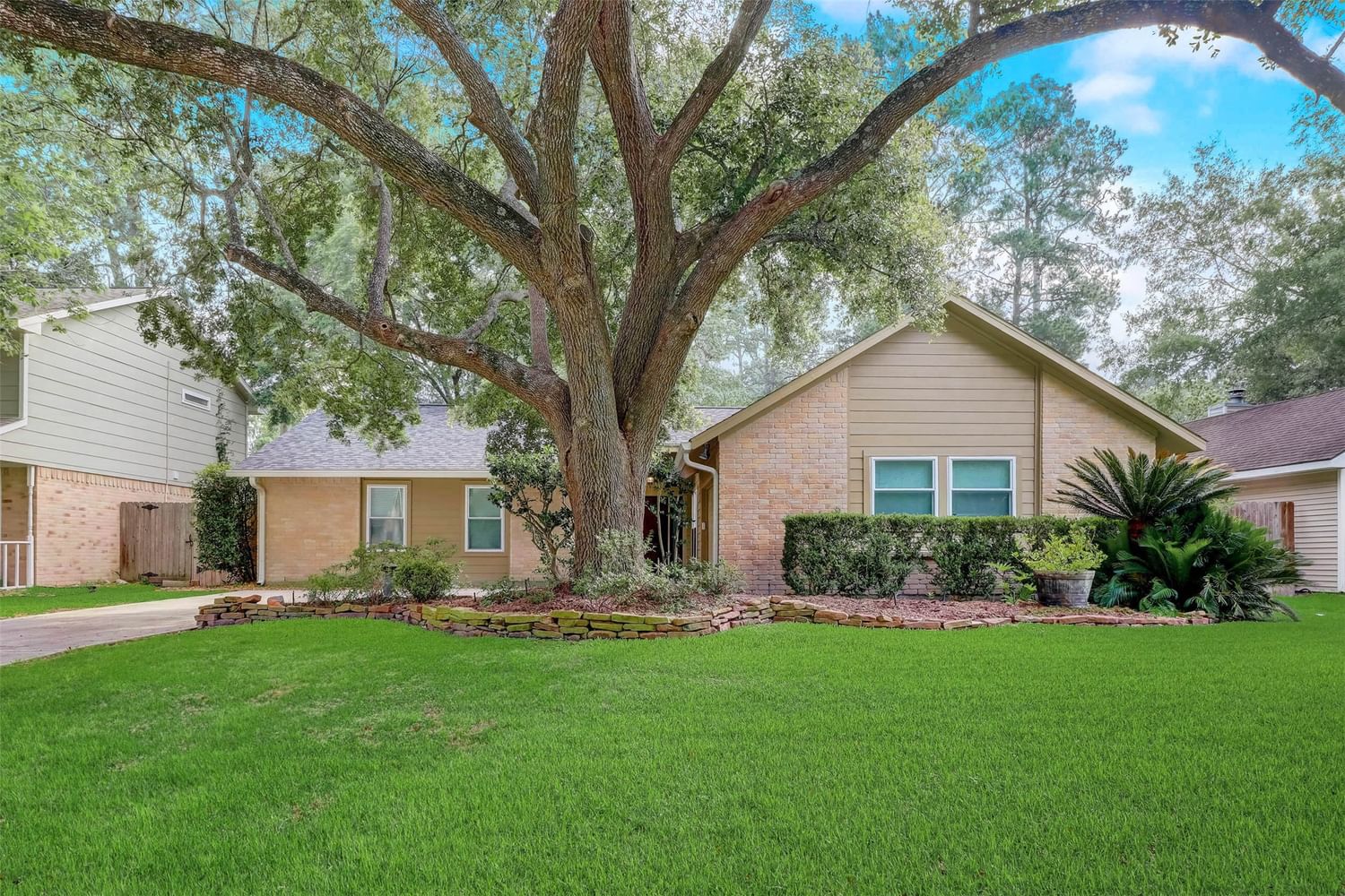 Real estate property located at 5218 Shady Gardens, Harris, Elm Grove Village Sec 02, Kingwood, TX, US