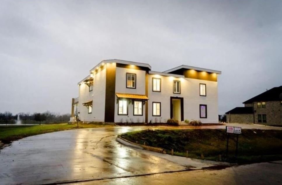 Real estate property located at 703 Leaning Oak, Fort Bend, Whispering Oaks, Richmond, TX, US