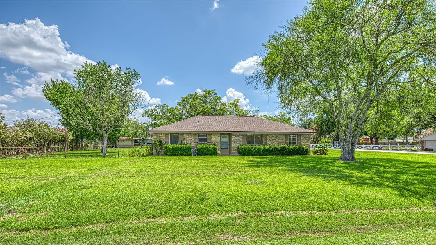 Real estate property located at 2125 Melanie, Brazoria, Pearland, TX, US