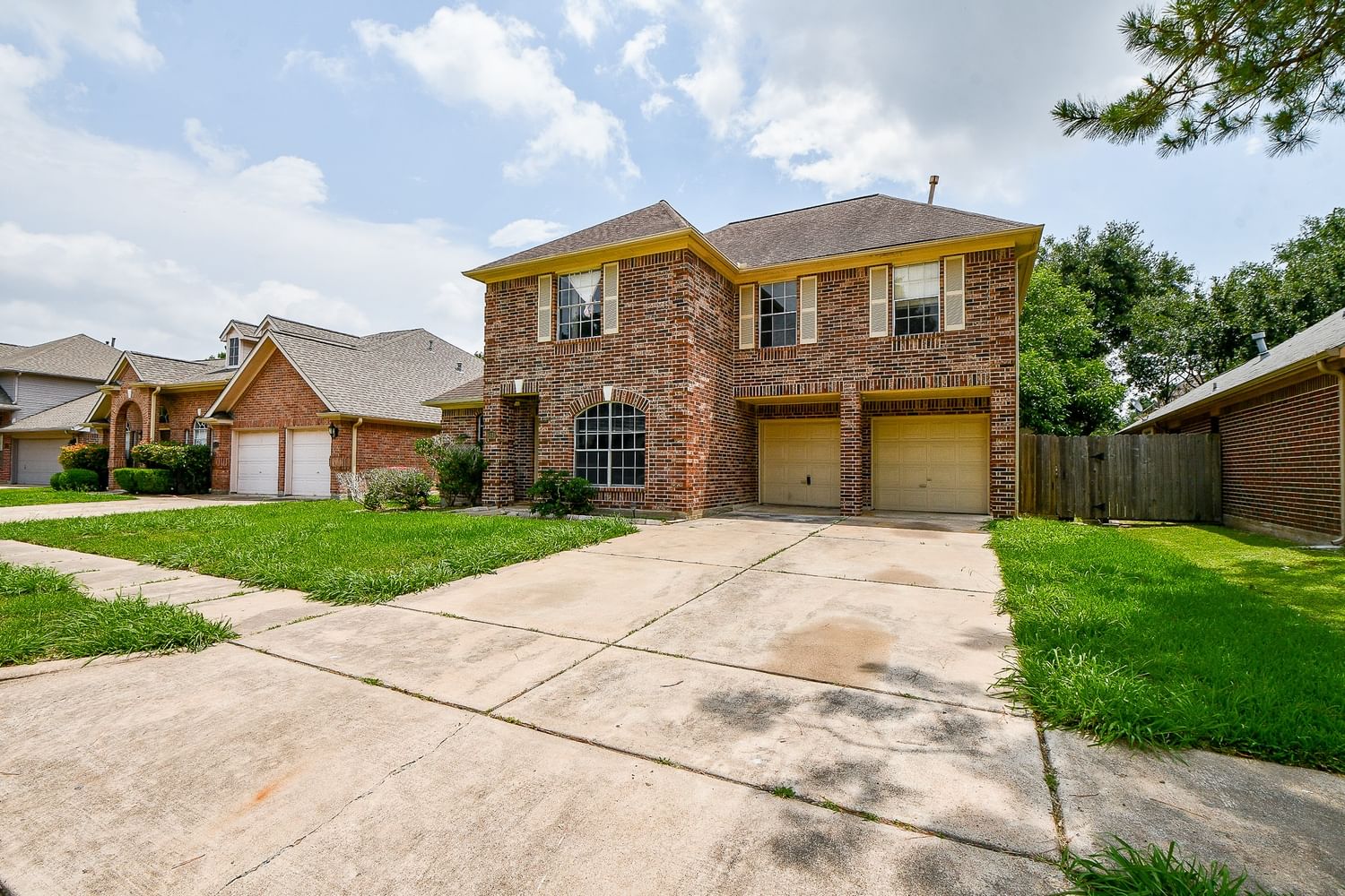 Real estate property located at 16415 Ginger Run, Fort Bend, Village Of Oak Lake R/P, Sugar Land, TX, US