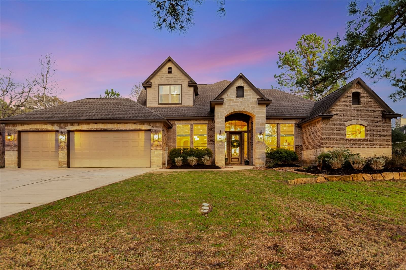 Real estate property located at 8525 Edinburgh, Montgomery, Crown Oaks 02, Montgomery, TX, US