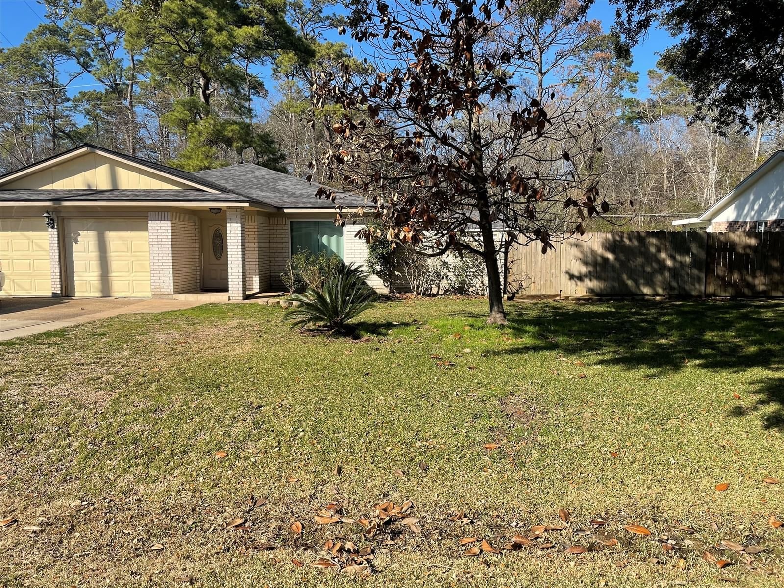 Real estate property located at 9911 Forest Hollow Dr, Chambers, Pinehurst, Baytown, TX, US