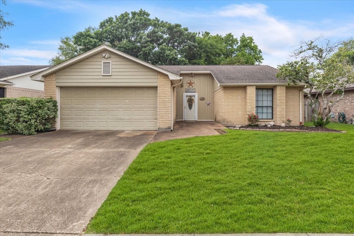 Real estate property located at 1038 Oxford, Brazoria, Southdown, Pearland, TX, US