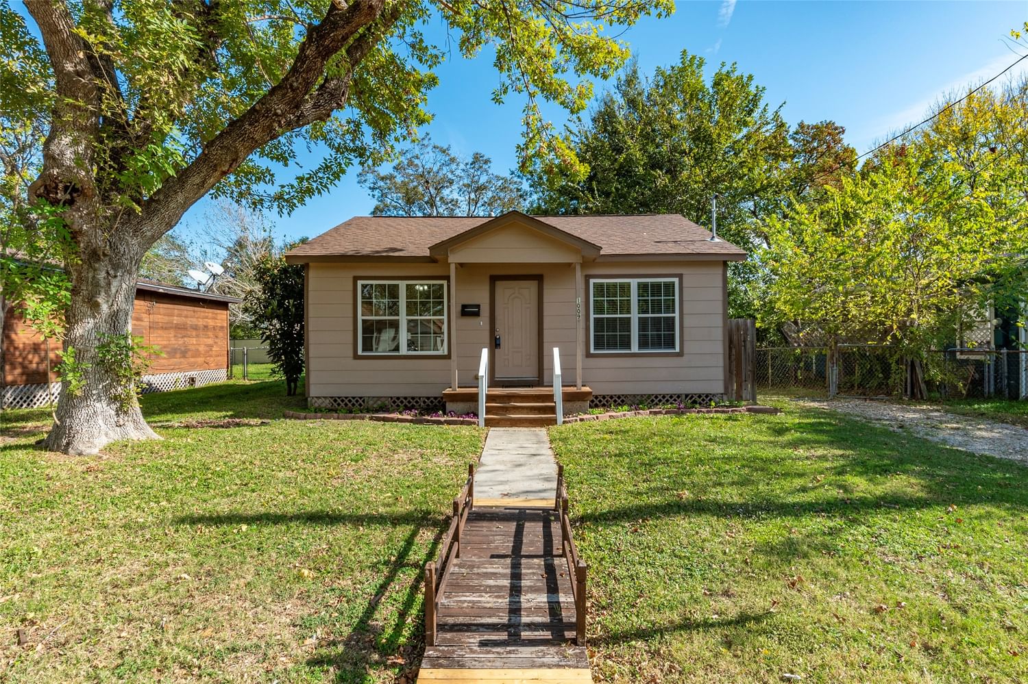 Real estate property located at 1009 Dutch, Harris, Deer Park, Deer Park, TX, US