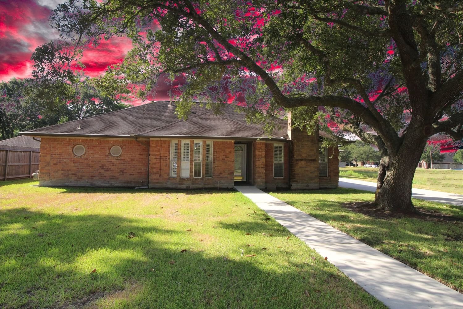 Real estate property located at 223 Sherwood, Brazoria, Ridgecrest, Alvin, TX, US