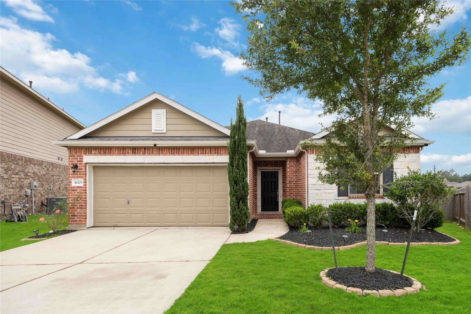Real estate property located at 16203 Augusta Oaks, Harris, Seven Oaks North, Crosby, TX, US