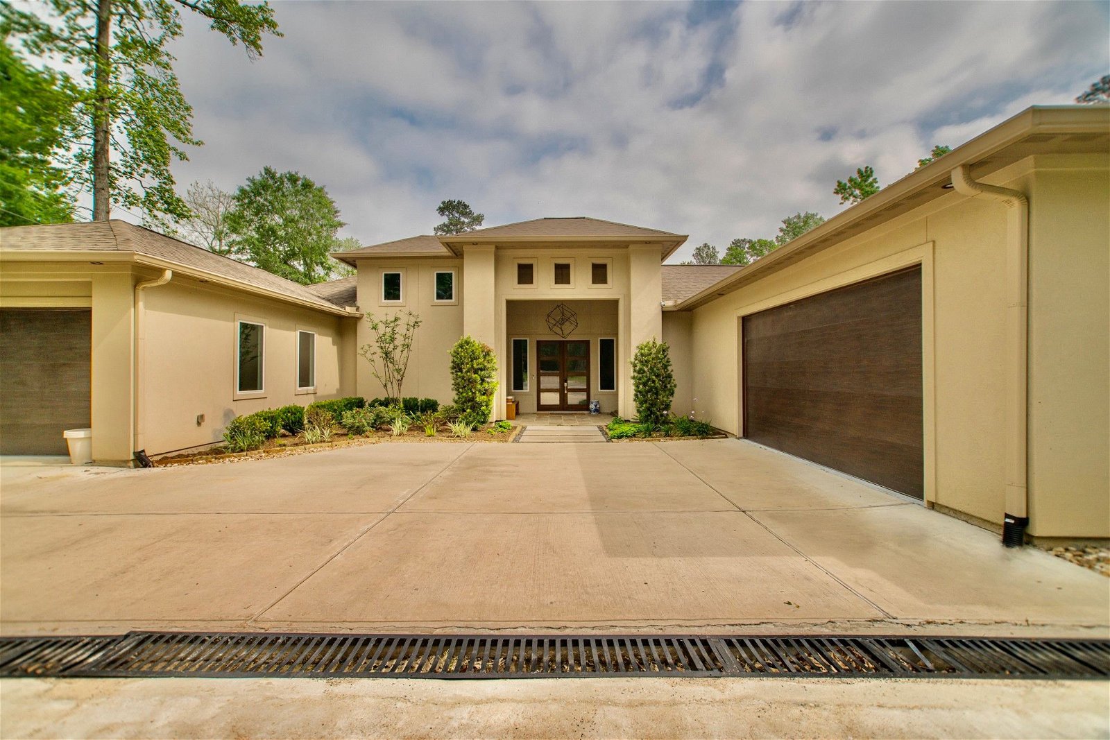 Real estate property located at 2 Forest Muse, Montgomery, Wdlnds Village Sterling Ridge 50, The Woodlands, TX, US