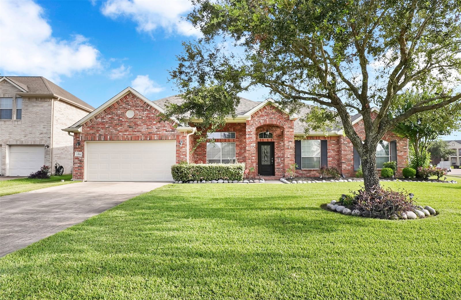 Real estate property located at 23511 Seven Coves, Fort Bend, Parkway Lakes Sec 1, Richmond, TX, US