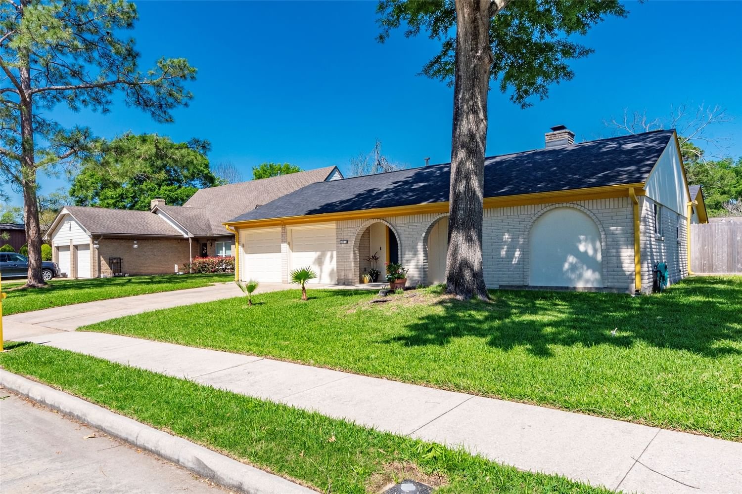 Real estate property located at 16315 Hickory Knoll, Harris, Middlebrook, Houston, TX, US