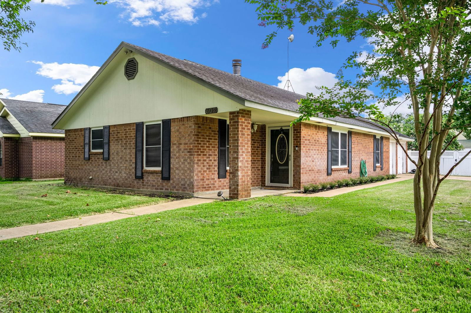 Real estate property located at 802 John Albert, Wharton, Southview Terrace II, East Bernard, TX, US