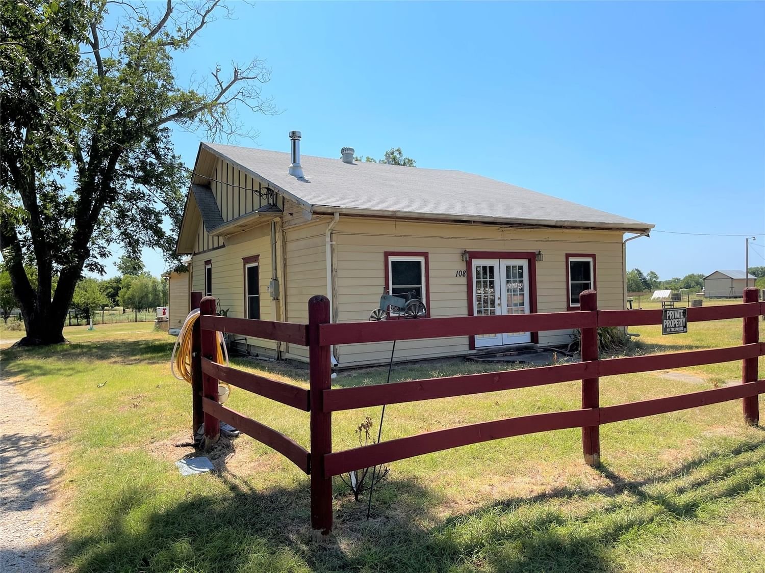 Real estate property located at 108 Avenue C, Freestone, Wortham, TX, US