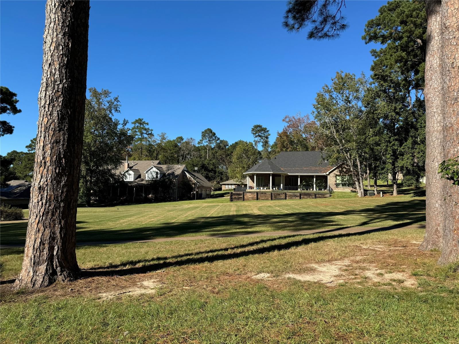 Real estate property located at 634 Hillcrest, Walker, Elkins Lake - Sec 2, Huntsville, TX, US