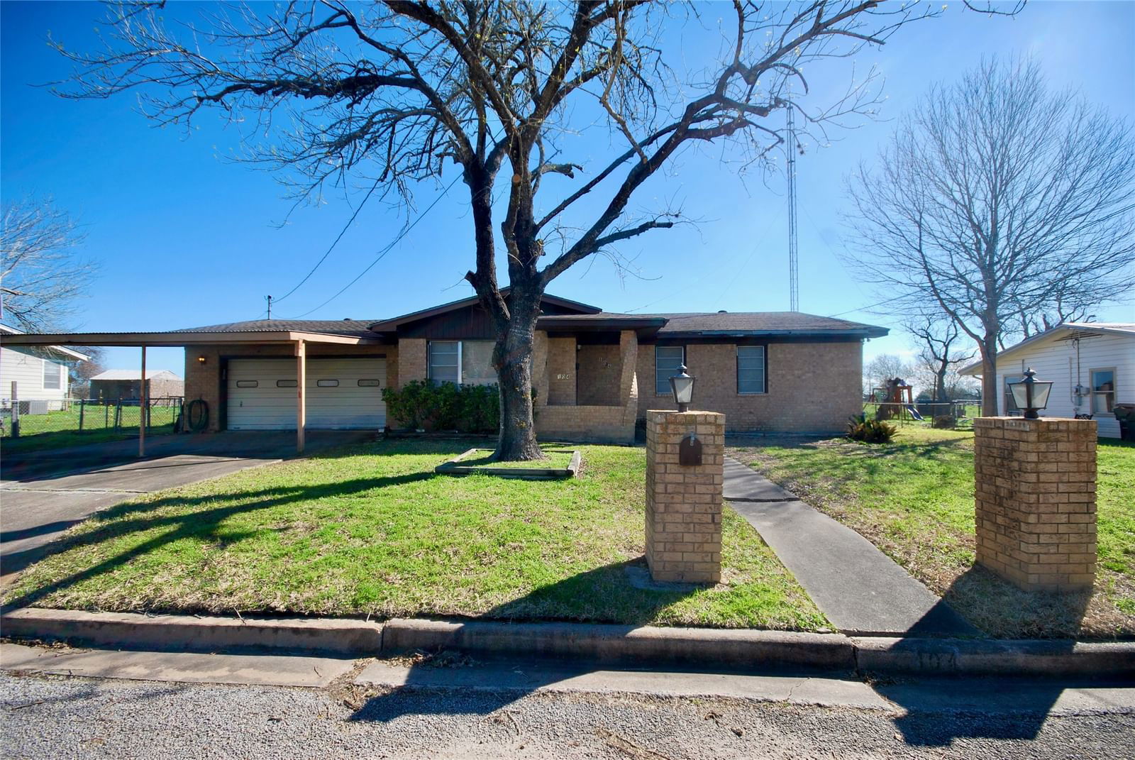 Real estate property located at 104 Rick, Lavaca, Highland Terrace Add, Hallettsville, TX, US