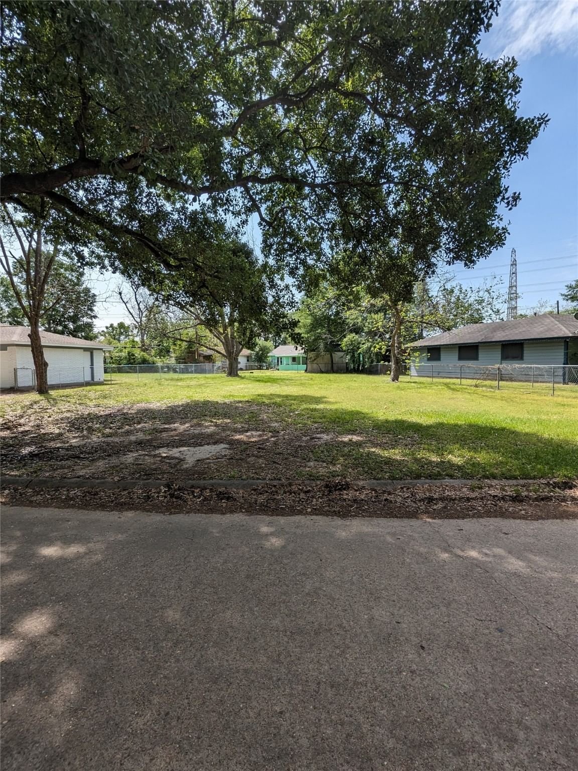 Real estate property located at 7018 Willowtex, Harris, Eastex Oaks Village Sec 01, Houston, TX, US