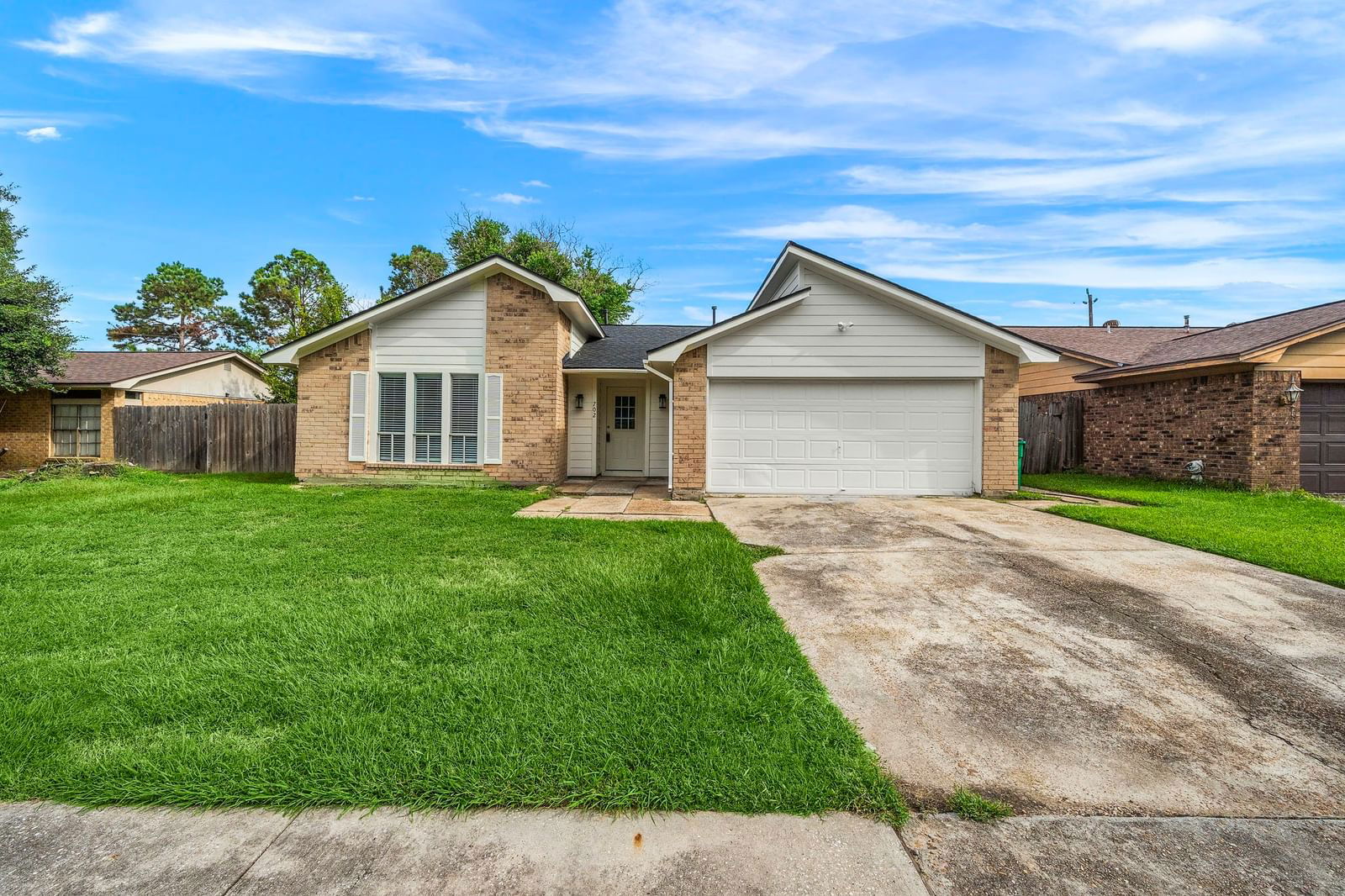 Real estate property located at 702 Briarclift, Harris, Allenbrook Sec 03, Baytown, TX, US