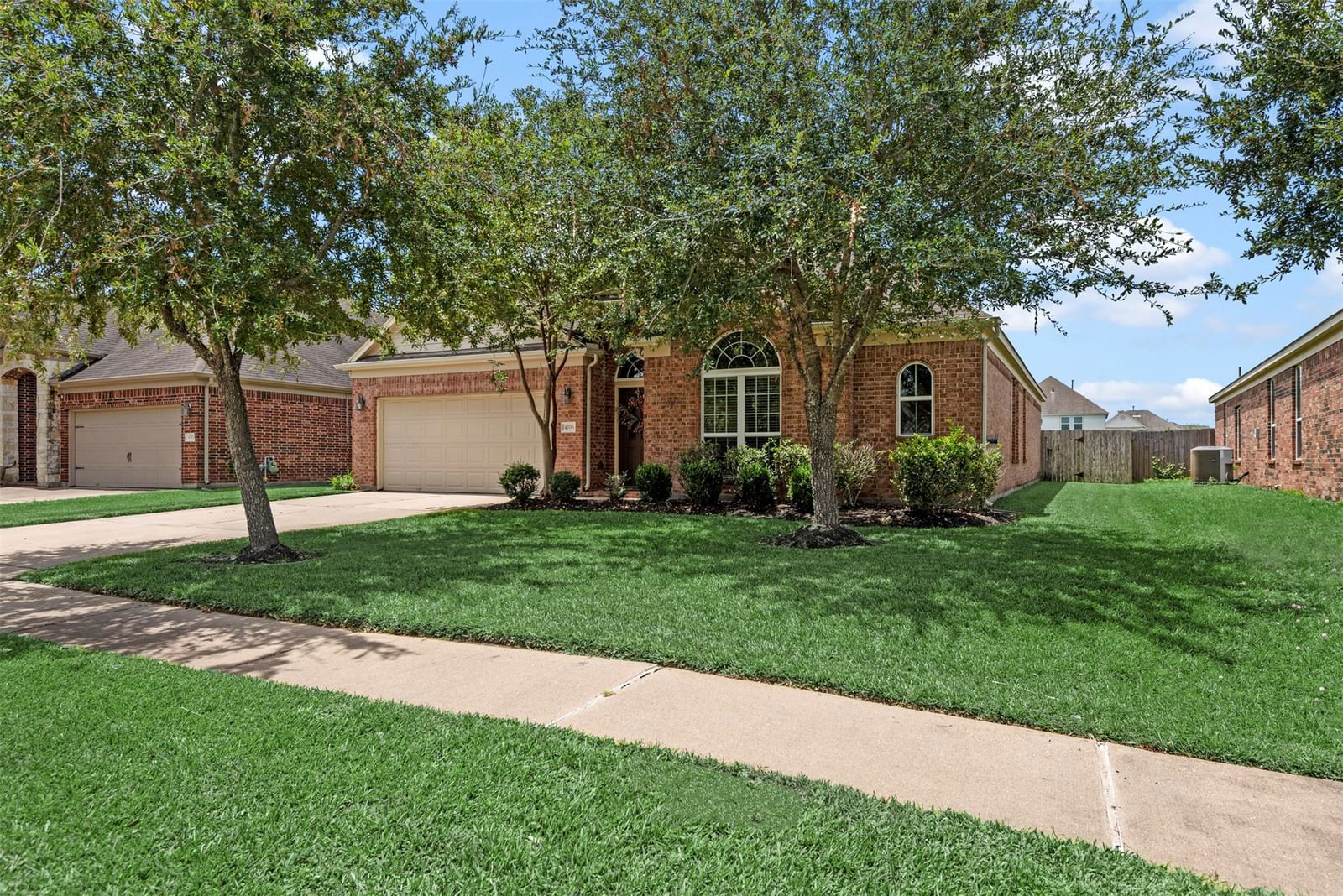 Real estate property located at 4706 Sedgewood, Fort Bend, Briarwood Crossing Sec 1, Rosenberg, TX, US