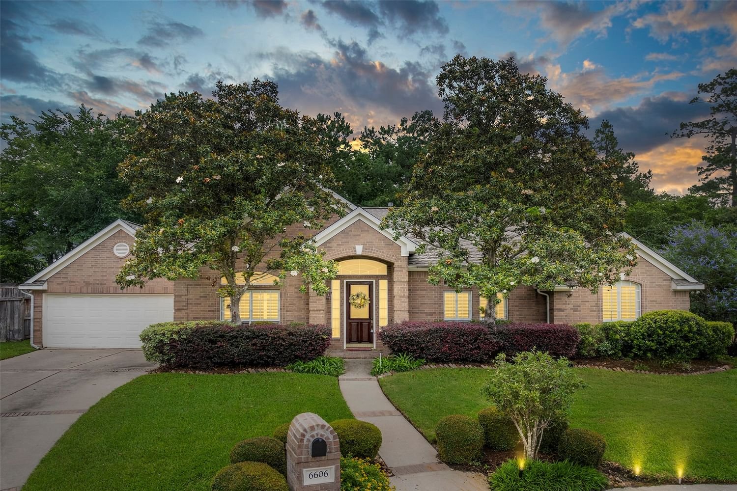 Real estate property located at 6606 Barrington Green, Harris, Barrington Woods, Houston, TX, US