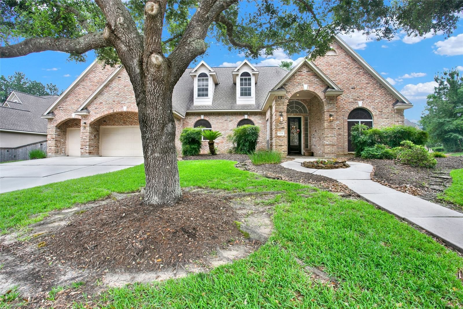 Real estate property located at 6214 Redwood Bridge, Harris, Kings Point Village Sec 09, Houston, TX, US
