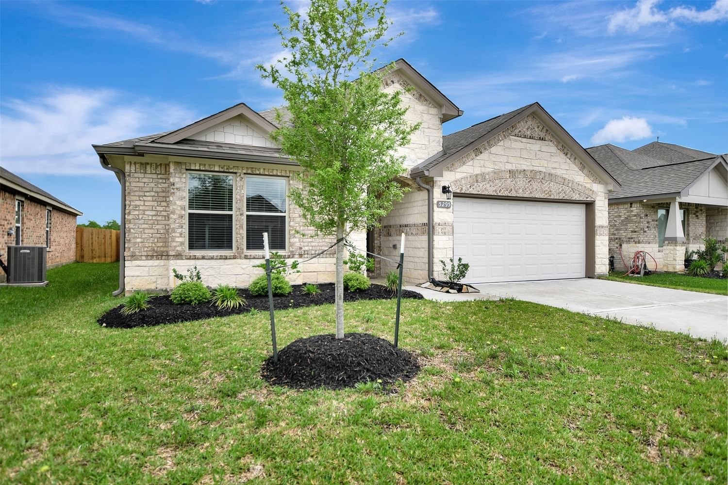 Real estate property located at 5295 Latigo, Brazoria, Kendall Lakes, Alvin, TX, US
