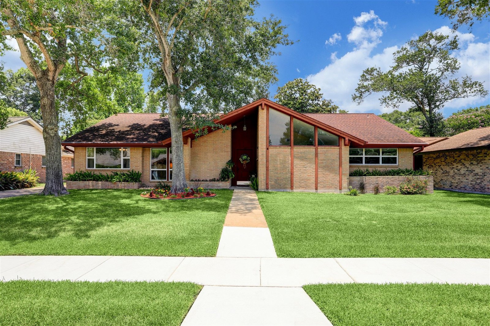 Real estate property located at 327 Willow Vista, Harris, El Lago, TX, US