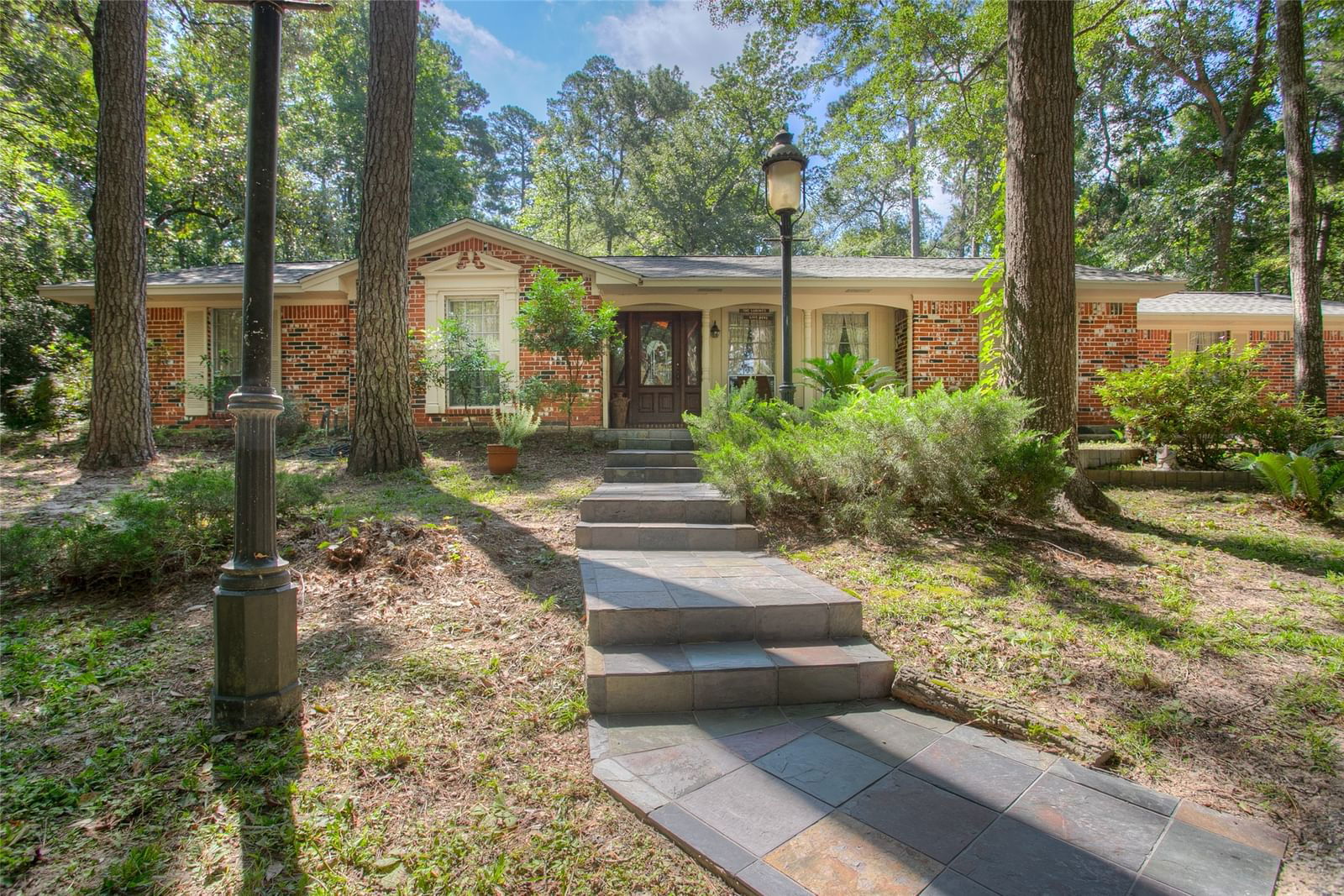 Real estate property located at 3825 Summer, Walker, Spring Lake - Sec 4, Huntsville, TX, US