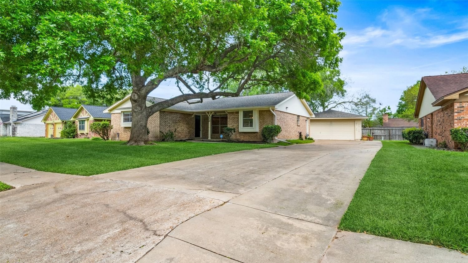 Real estate property located at 412 Daffodil, Brazoria, Tanglewood Lake Jackson, Lake Jackson, TX, US