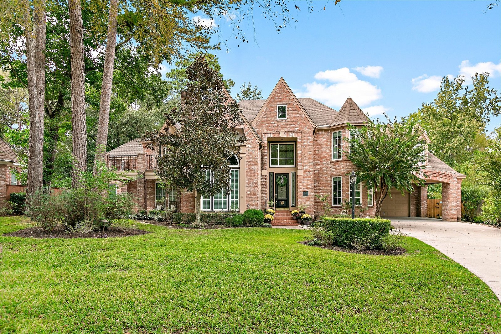 Real estate property located at 5 Meadow Cove, Montgomery, The Woodlands, The Woodlands, TX, US