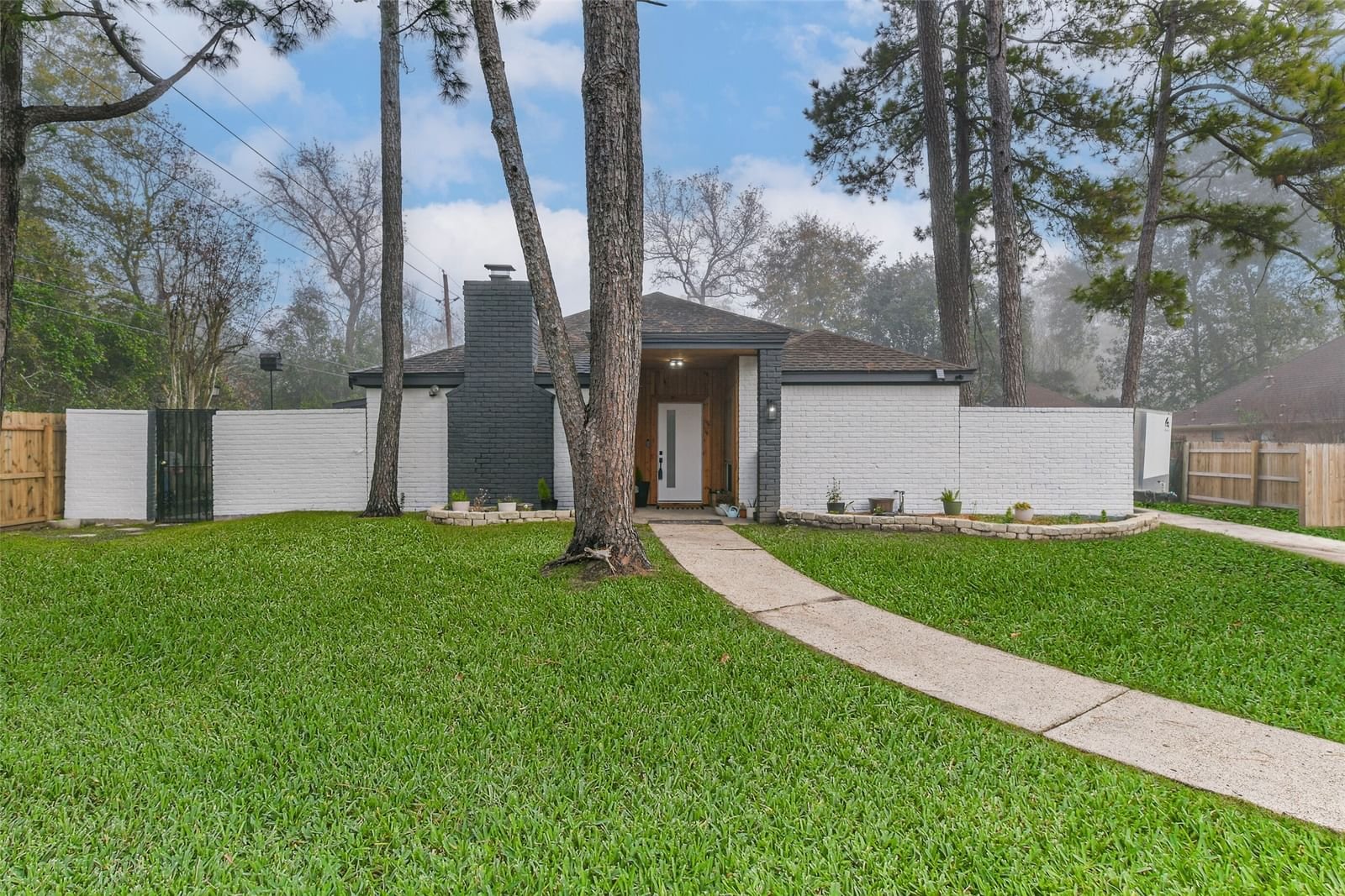 Real estate property located at 2303 Willow Point, Harris, Bear Branch Village Sec 01, Kingwood, TX, US