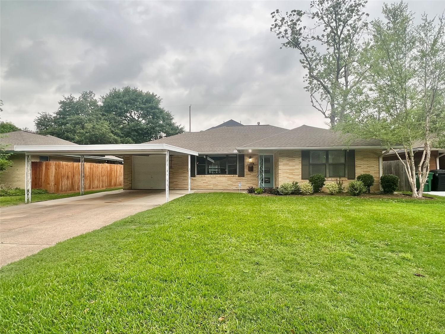 Real estate property located at 2106 Chippendale, Harris, Oak Forest Sec 13, Houston, TX, US