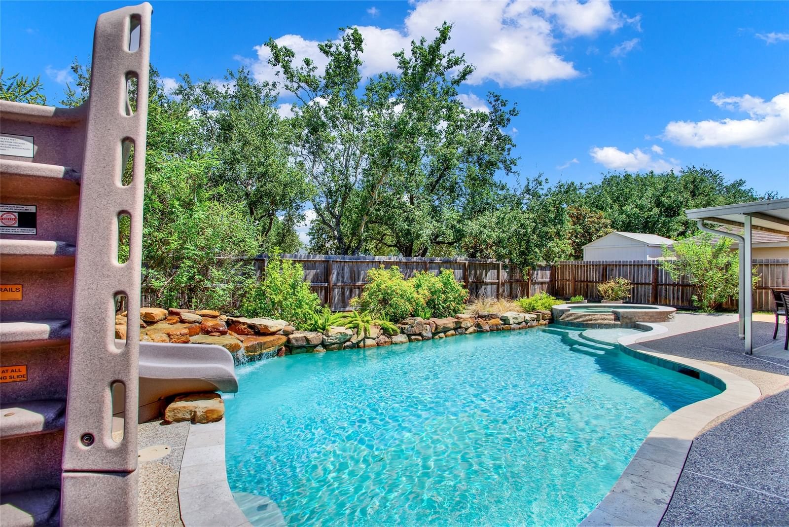 Real estate property located at 2105 Comal Springs, Harris, Bentwood Ph 02, Deer Park, TX, US