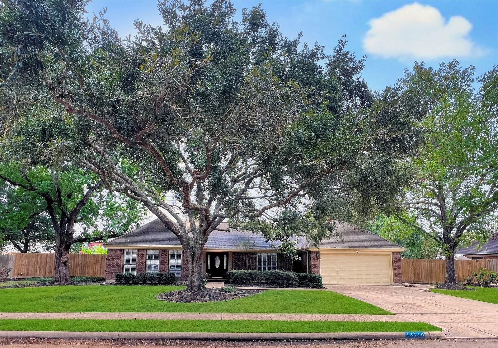 Real estate property located at 13110 Georgetown, Fort Bend, Barrington Place, Sugar Land, TX, US