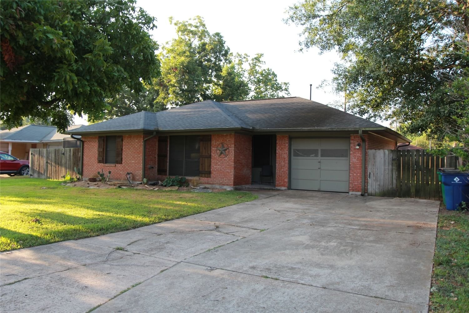 Real estate property located at 208 Swift, Brazoria, Angleton, TX, US