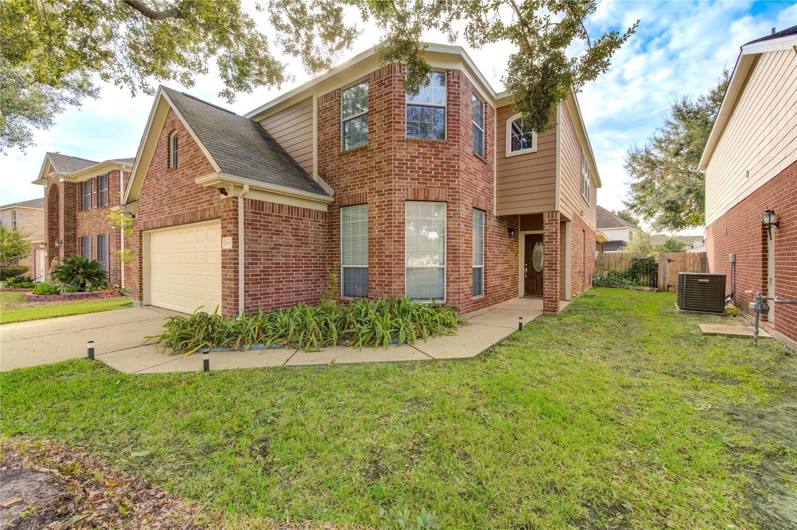 Real estate property located at 19039 Country Square, Harris, Oak Ridge Place Sec 03, Houston, TX, US