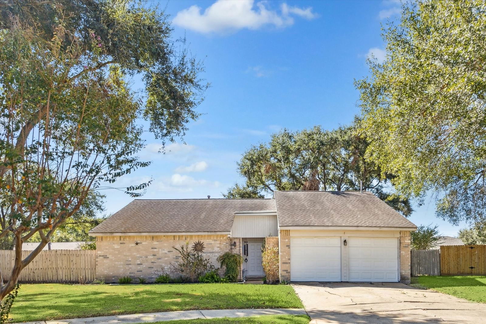 Real estate property located at 14115 Mary Sue, Fort Bend, Ragus Lake Estates Sec 1, Sugar Land, TX, US